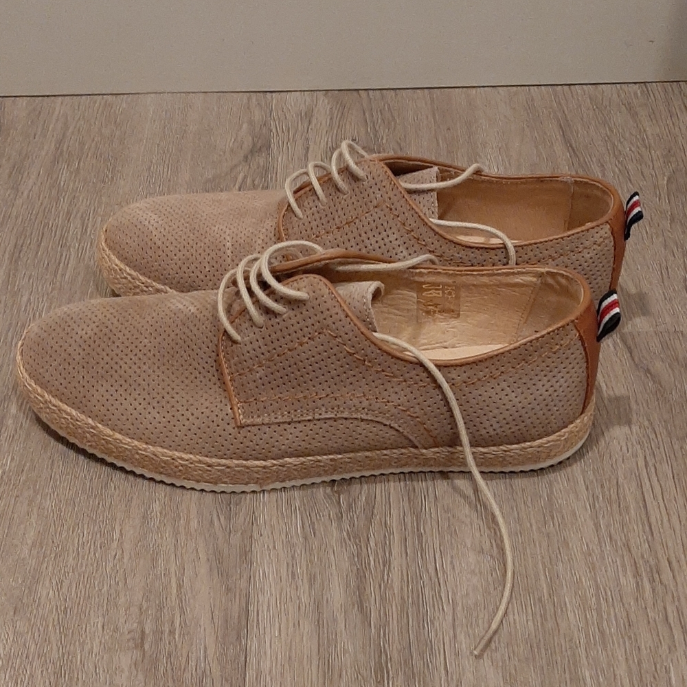 Shoes - Picture 3 of 5